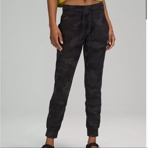 Brand New Lululemon Camo Jogger 29”